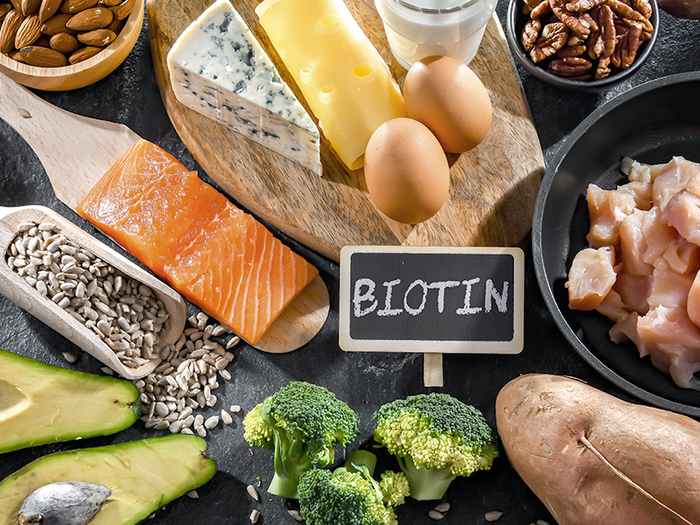 Biotin og hår: hvad gør biotin, og hvad gør det ikke?